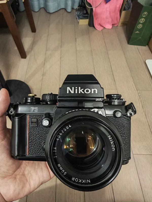 尼康 Nikon F3HP 胶片单反相机,带 Ai 50mm f/1.4 镜头,镜头通透无霉无雾,默认微灰